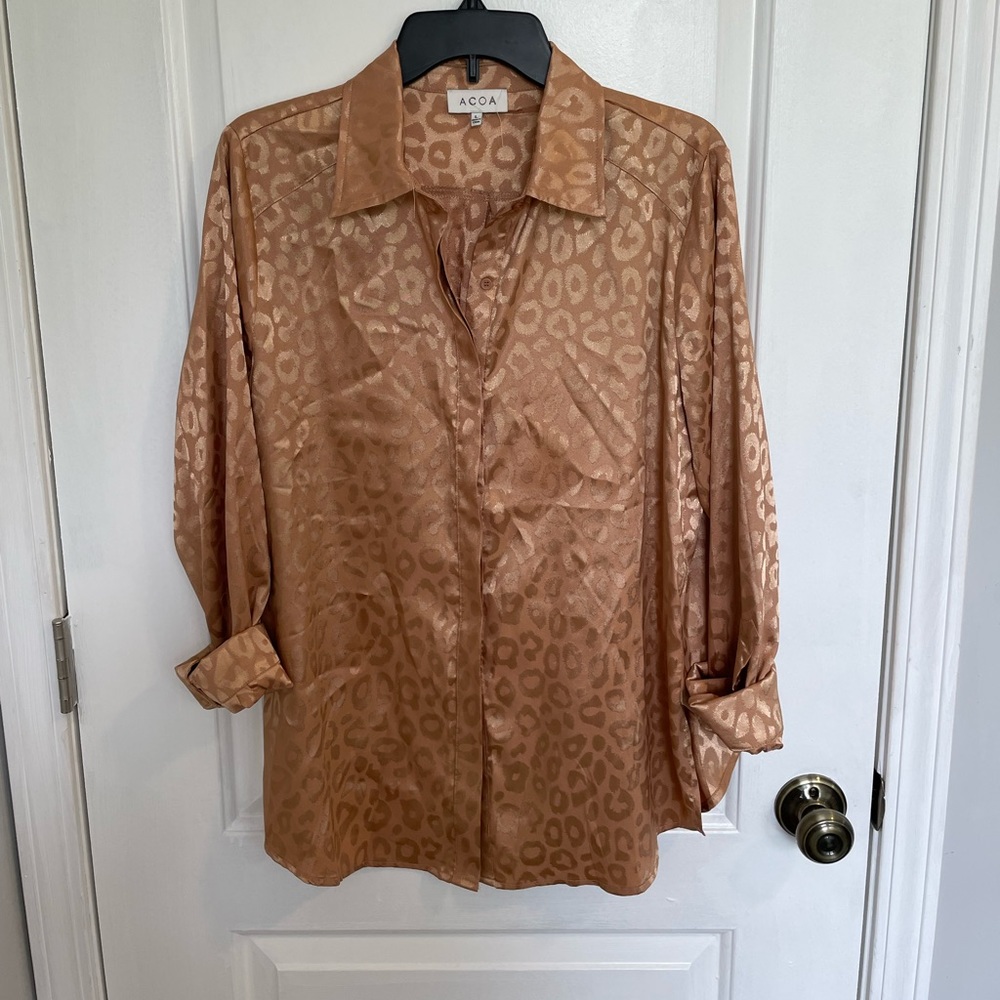 Brand: ACOA, color: tan/orange, size: large